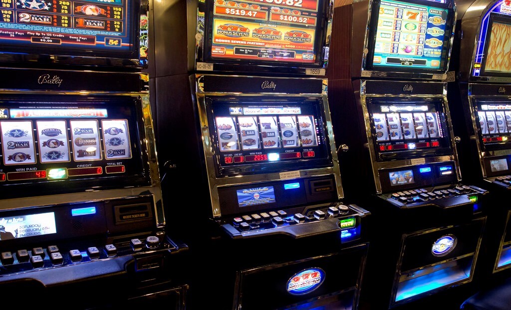 how to win land based slot machine